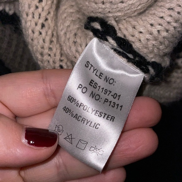 Checkered slightly cropped sweater - Picture 3 of 6